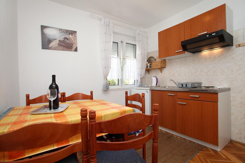 Apartments Jasmin Трогір Екстер'єр фото
