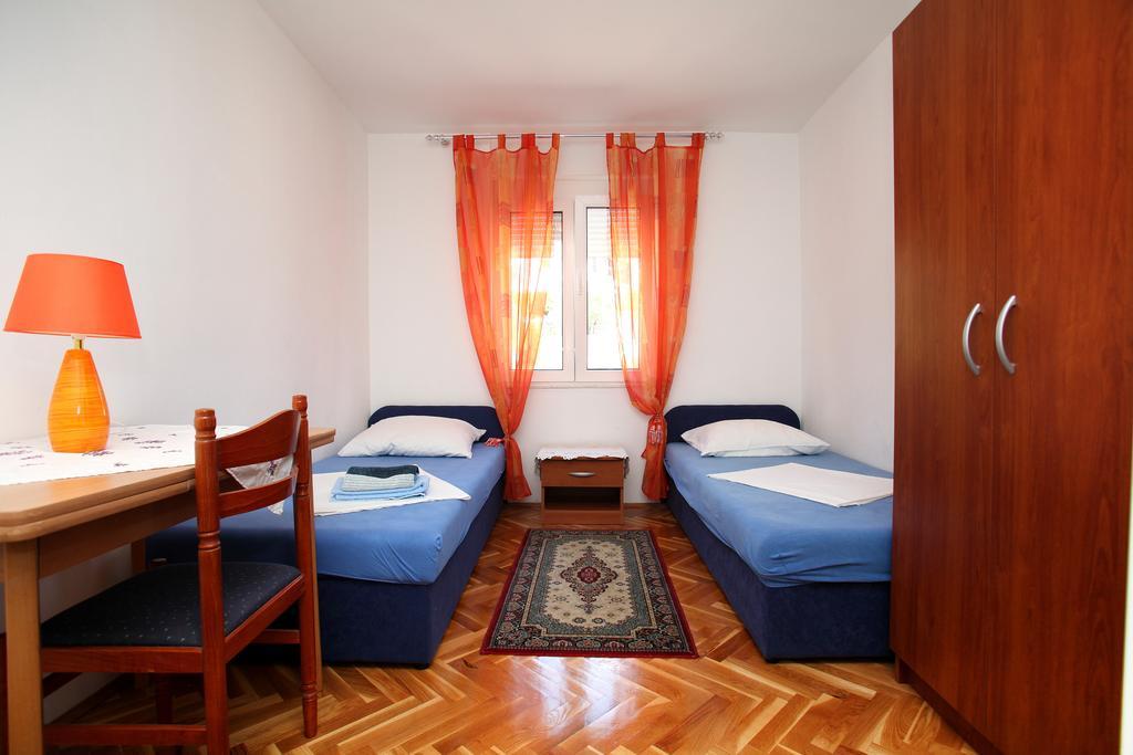 Apartments Jasmin Трогір Екстер'єр фото