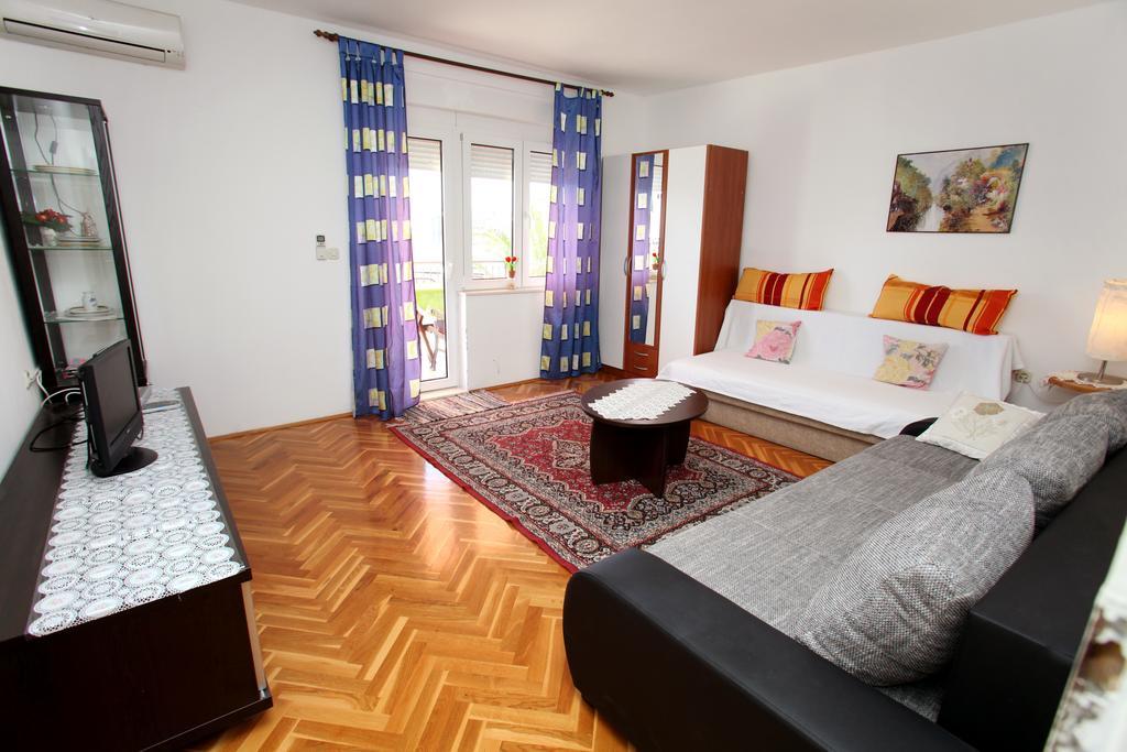 Apartments Jasmin Трогір Екстер'єр фото